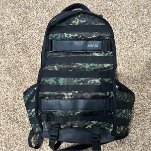 Nike SB RPM Backpack Camo Green Black